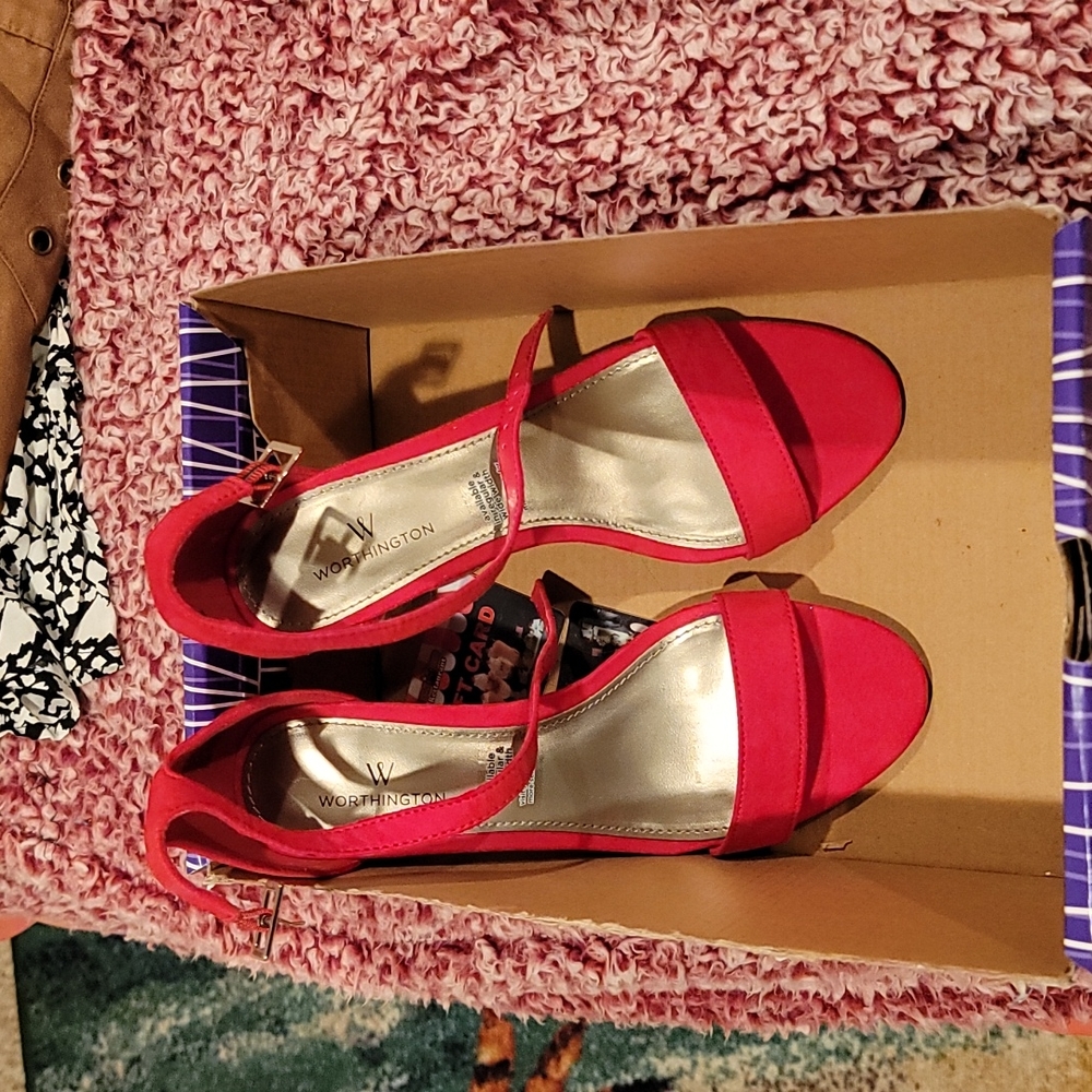 Red womans shoes Size 6
